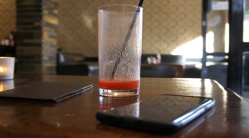 Restoran ini Larang Pengunjungnya Gunakan Ponsel Pintar