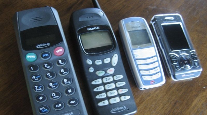 Ponsel Tua Klasik Dan Langka Bernilai Puluhan Juta, Apakah Anda Memilikinya?
