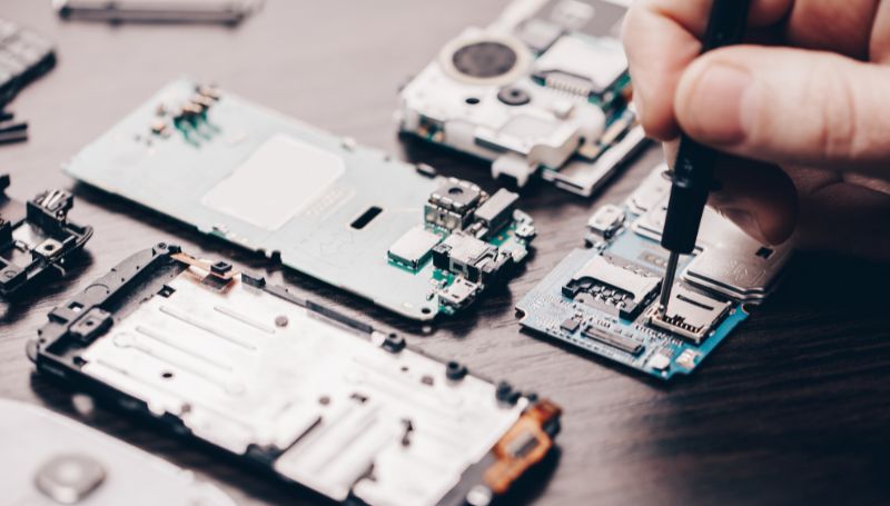 Foxconn Meluaskan Investasi di Luar China dan Tingkatkan Bisnis Mobil Listrik di Tengah Menurunnya Permintaan Produk Elektronik Konsumen