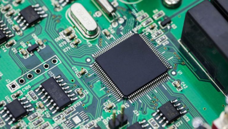 Terobosan Terbaru: Mengurangi Penggunaan Listrik Pusat Data dengan Efisiensi Energi Chip Komputer